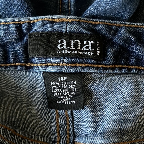 ANA Denim Shorts - Size 14P - Picture 3 of 4